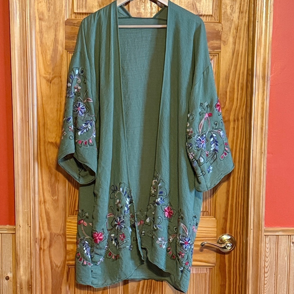 GO WITH GRACE OLIVE FLORAL EMBROIDERED KIMONO - Picture 3 of 11